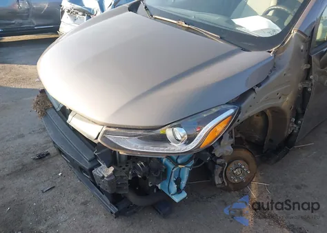 2021 Chevrolet Trax 1Lt z USA, uszkodzony, nr VIN KL7CJLSB1MB330554